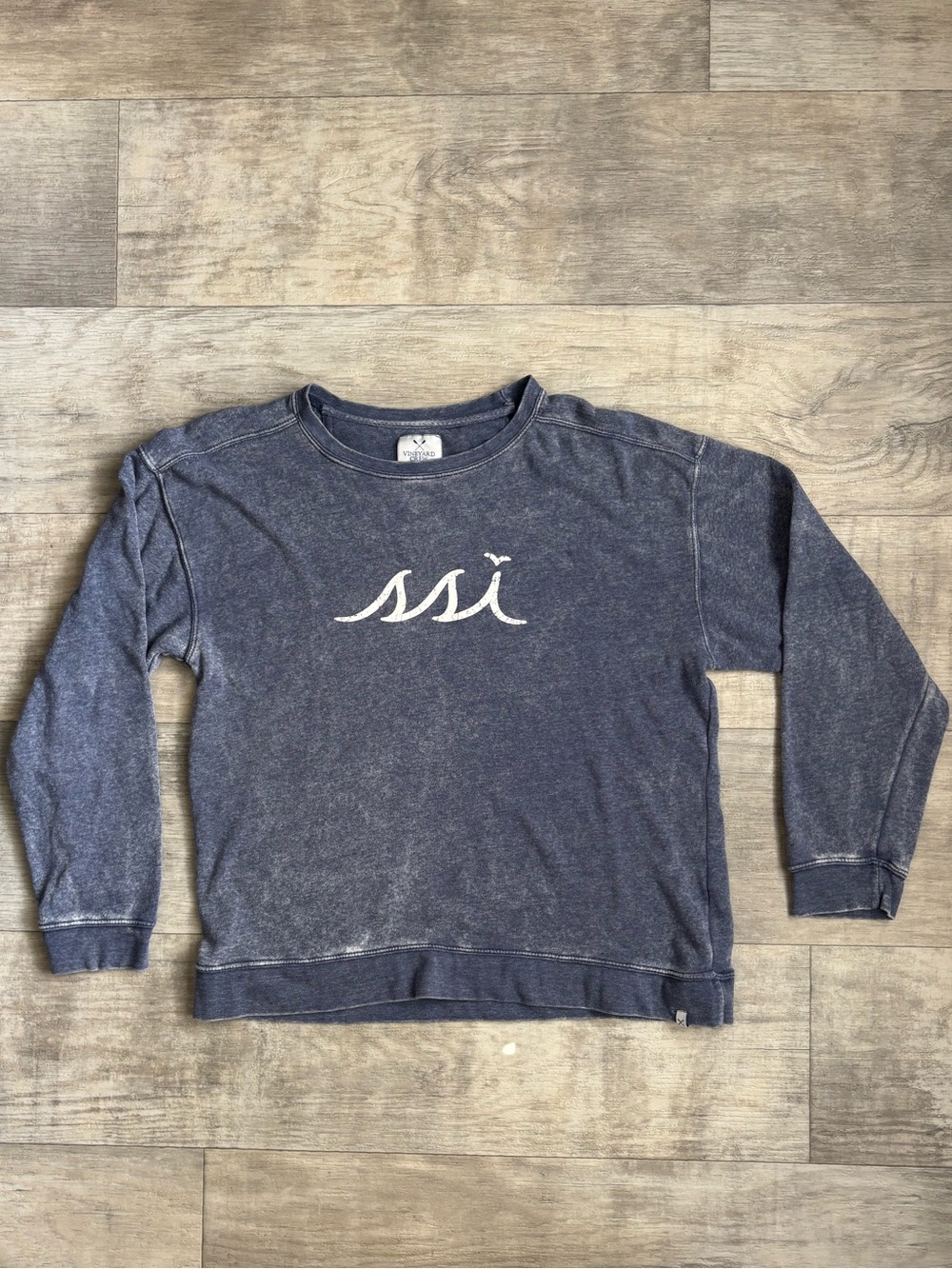 Vineyard Crew women SSI St. Simons Island Distressed Sweatshirt Blue L-109
